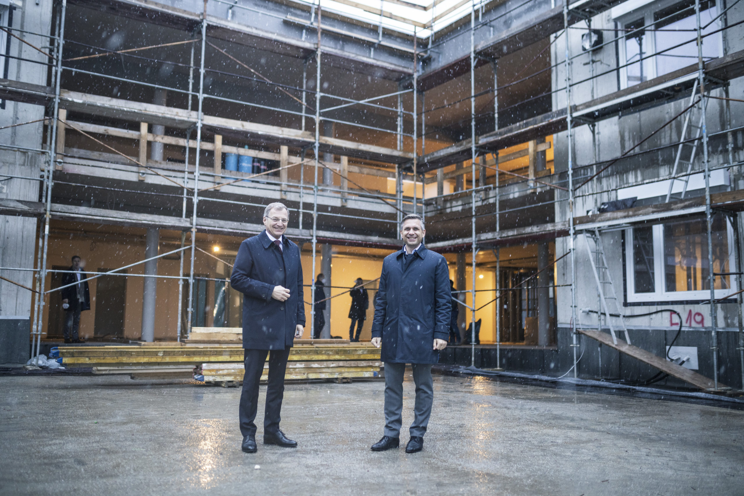 LH Stelzer und LR Hattmannsdorfer in Linz-Wegscheid.