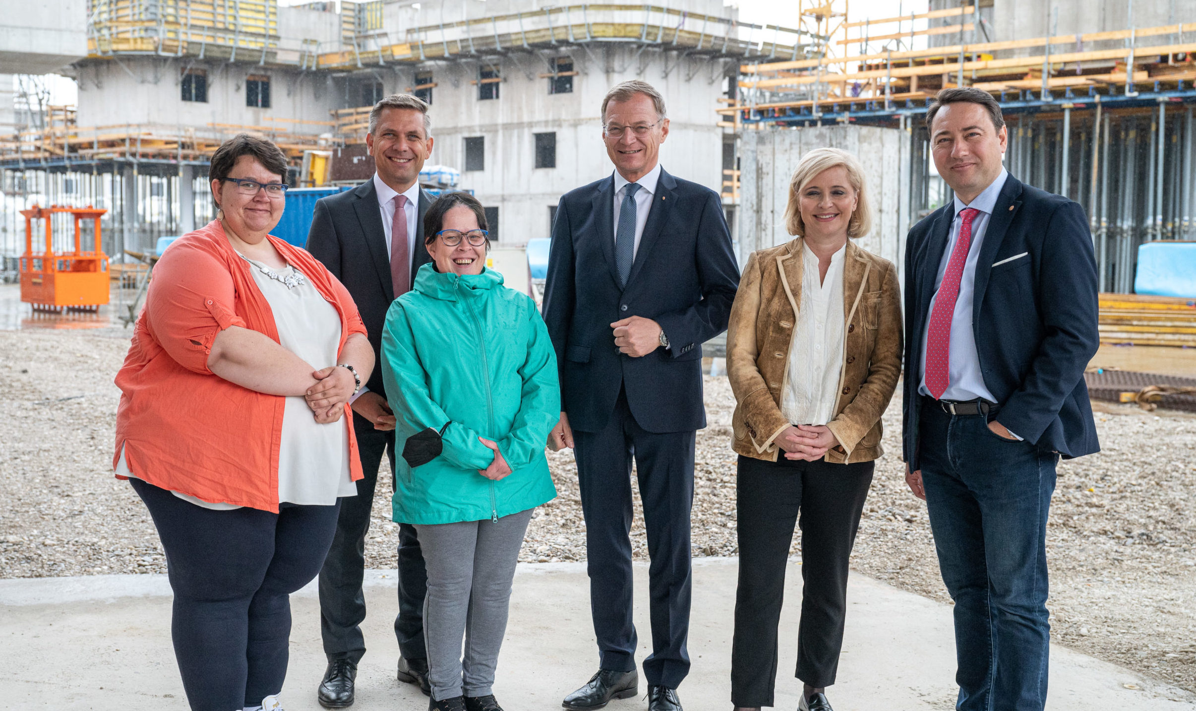 v.l.n.r. Sozial-Landesrat Wolfgang Hattmannsdorfer, Landeshauptmann Thomas Stelzer und Landeshauptmann-Stv. Manfred Haimbuchner