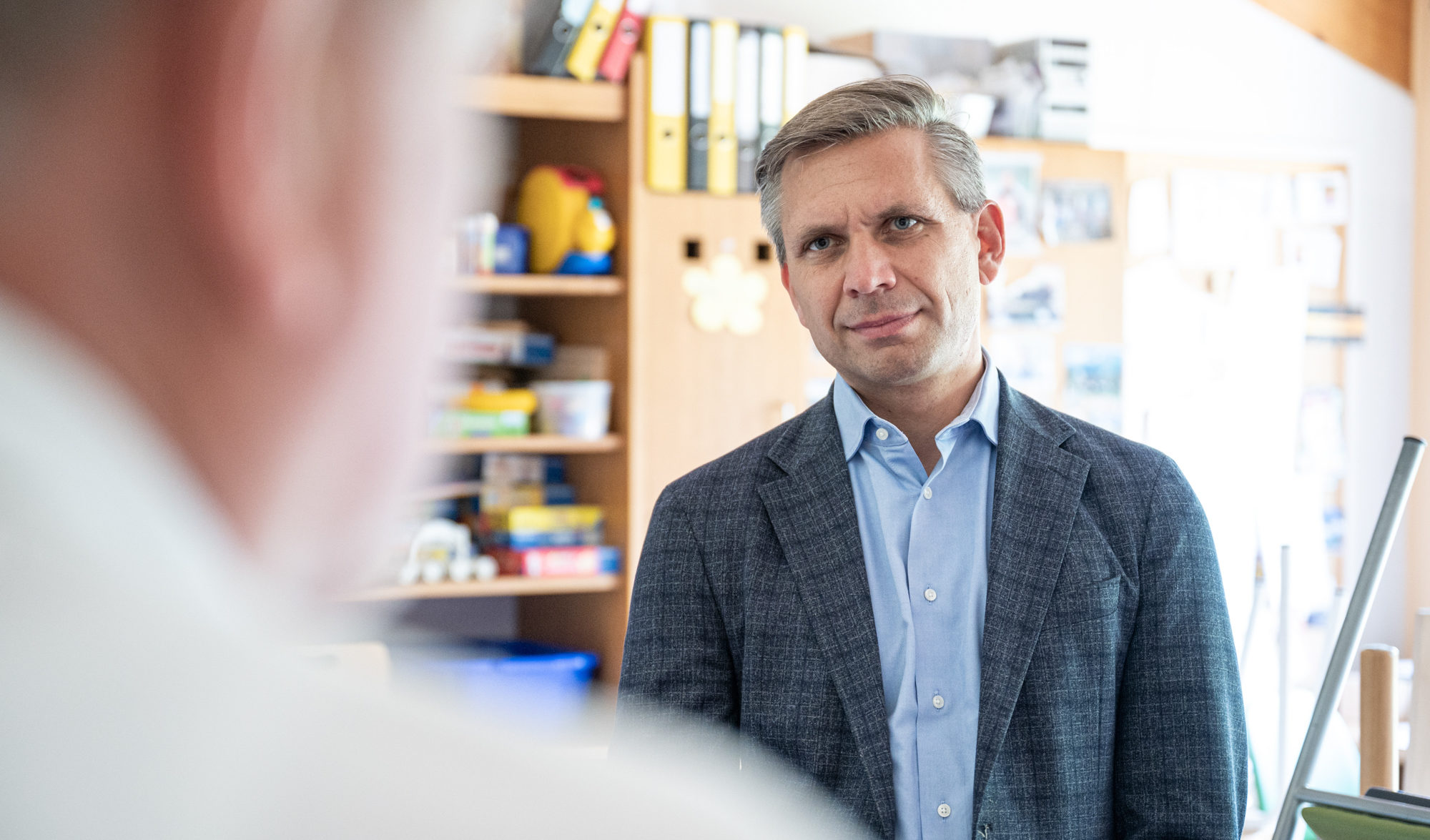 LR Hattmannsdorfer im Gespräch mit Pflegekräften