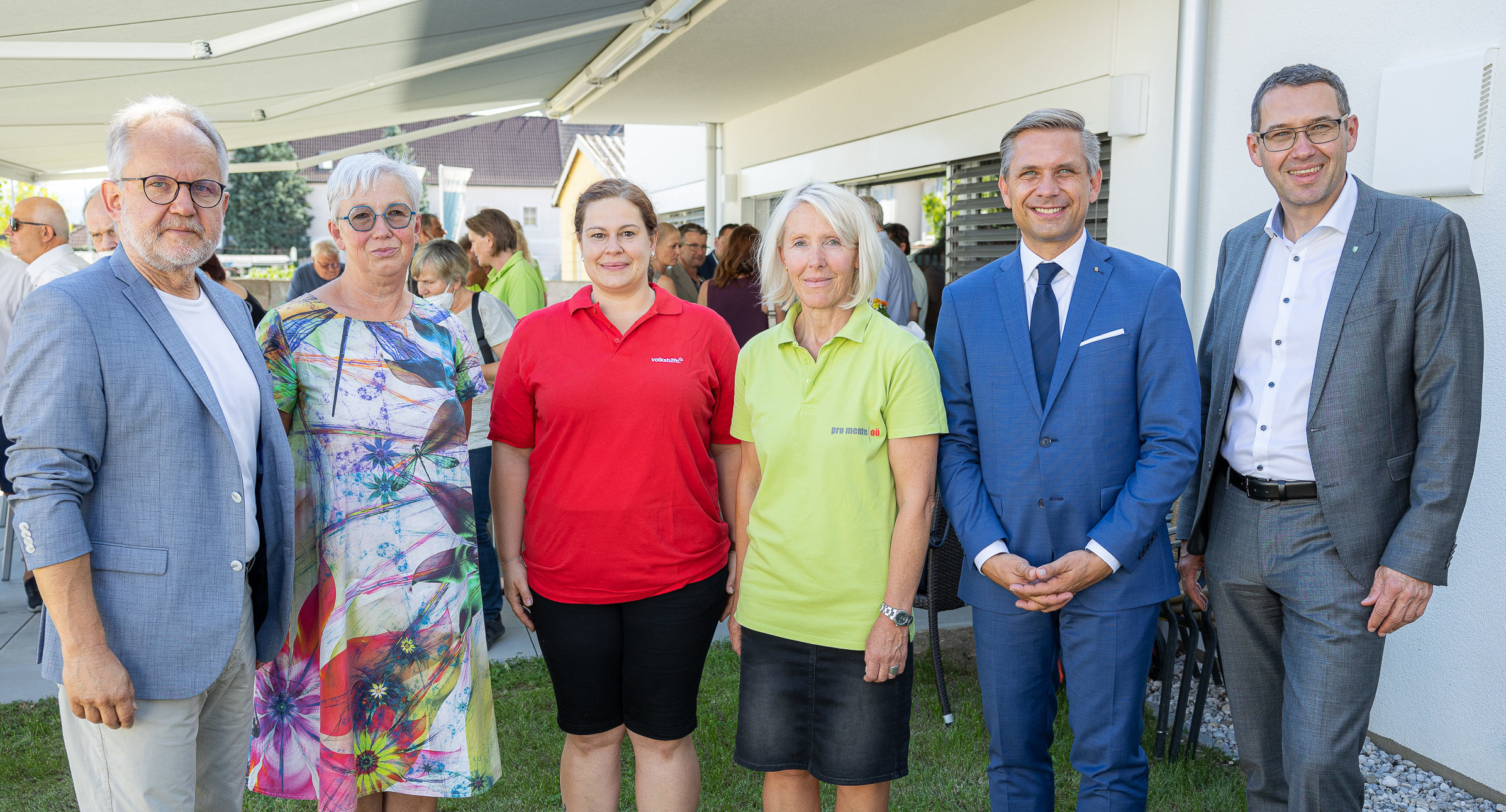 Präsident Michael Schodermayr und Präsidentin Monika Czamler Petra Payrhuber (Leiterin Volkshilfe LebensART-Wohnverbund Tabor), Gabrielle Kolland (Leiterin des pro mente oö-Wohnhauses Tabor) sowie Sozial-Landesrat Wolfgang Hattmannsdorfer und Bürgermeister Markus Vogl