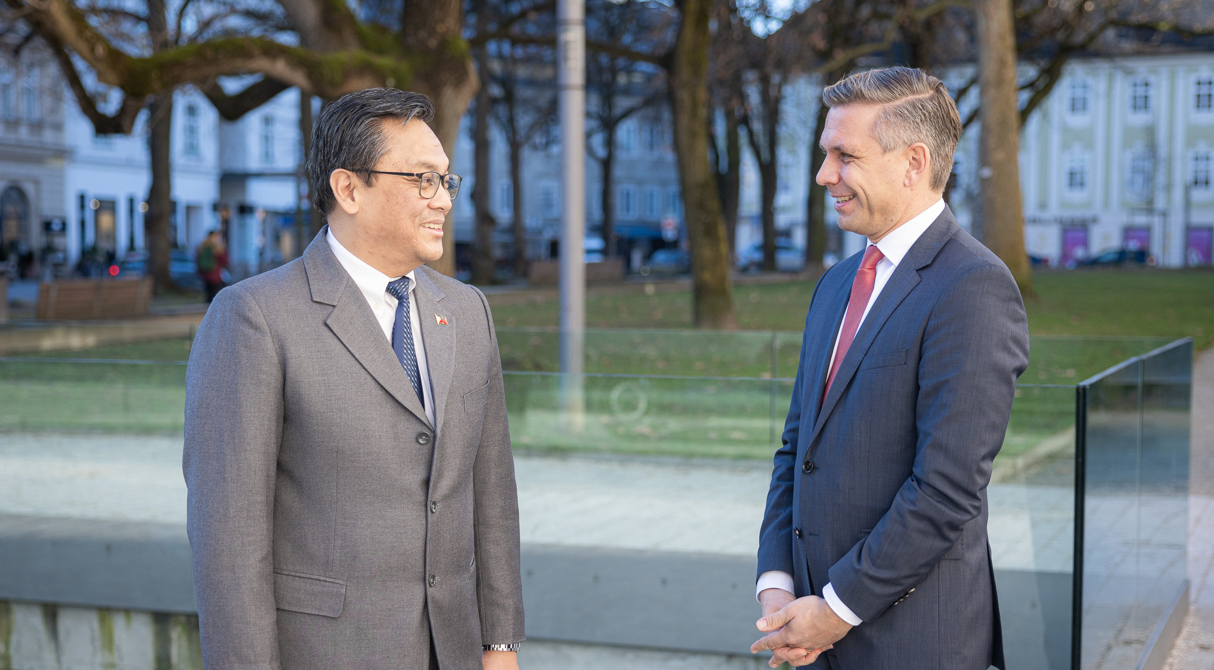 Sozialressort plant Servicestelle für Philippinische Pflegekräfte
