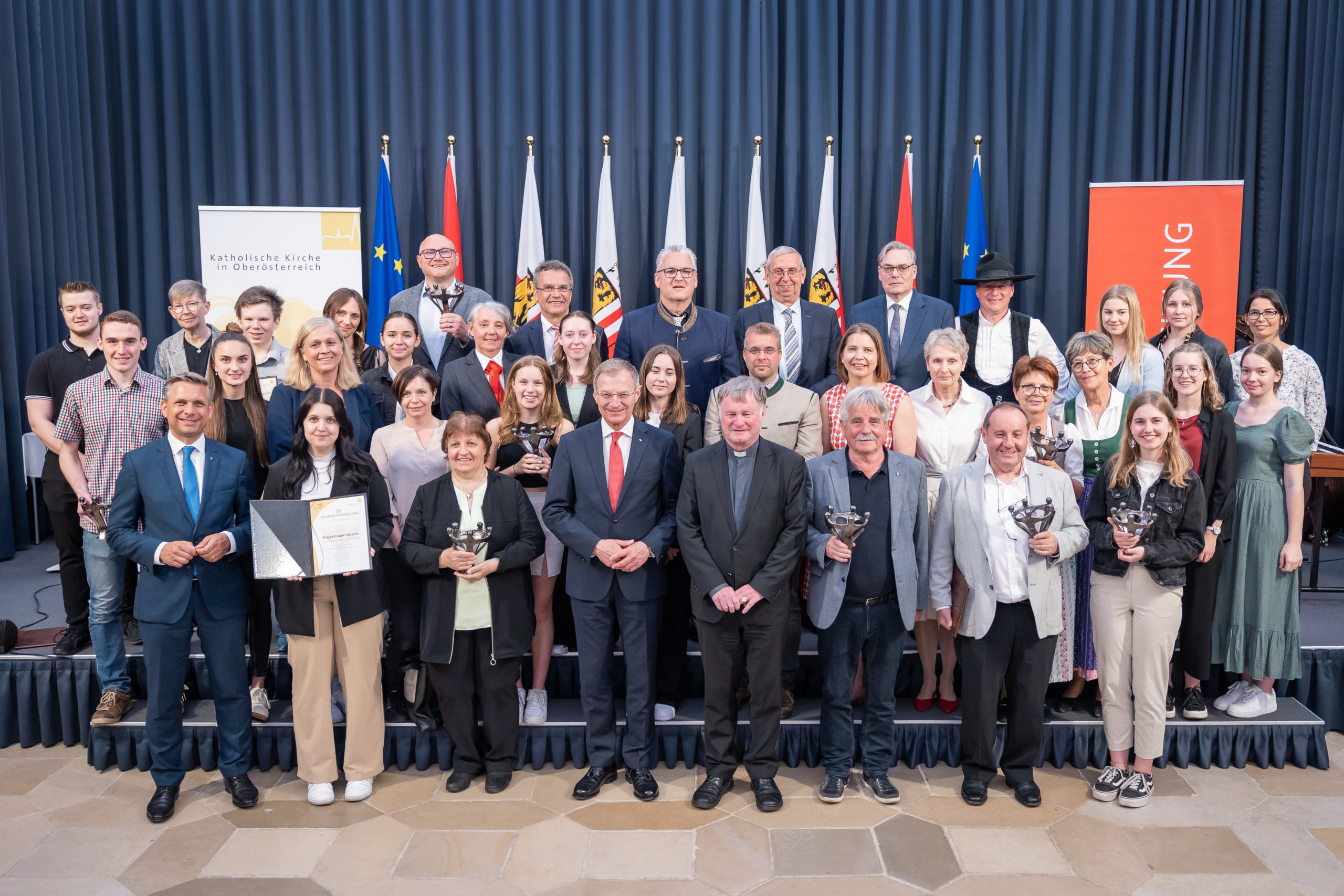 Gruppenfoto der SolidaritätspreisträgerInnen 2023