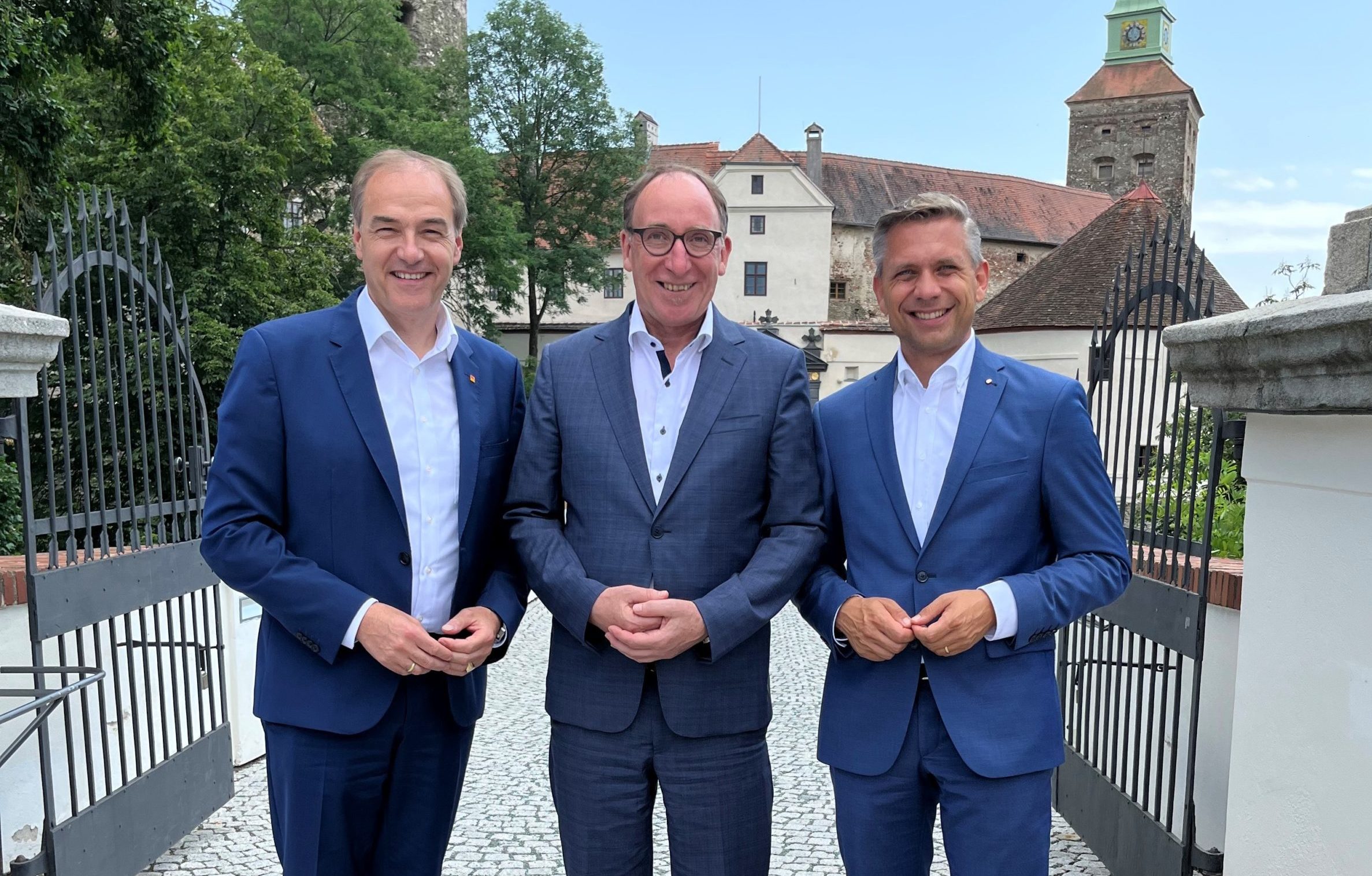 Dr. Leonhard Schneemann, Sozial-Landesrat Burgenland und Vorsitzender der Landes-Sozialreferentenkonferenz; Mag. Johannes Rauch, Sozialminister; Dr. Wolfgang Hattmannsdorfer, Sozial-Landesrat Oberösterreich.