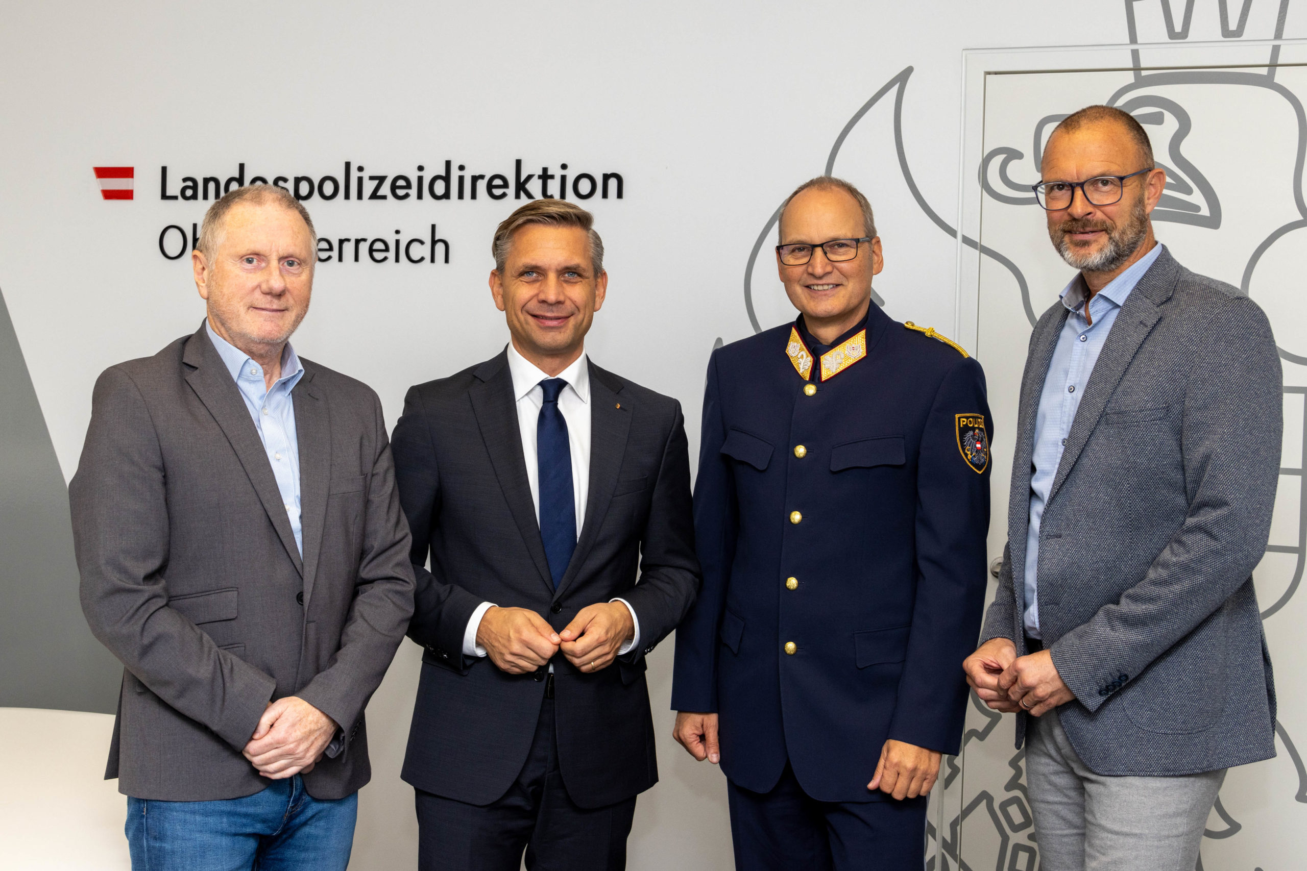 LPD-Stv. Prof. Rudolf Keplinger, LR Dr. Wolfgang Hattmannsdorfer, LPD-Stv. Generalmajor Günther Humer, LPD Andreas Pilsl.