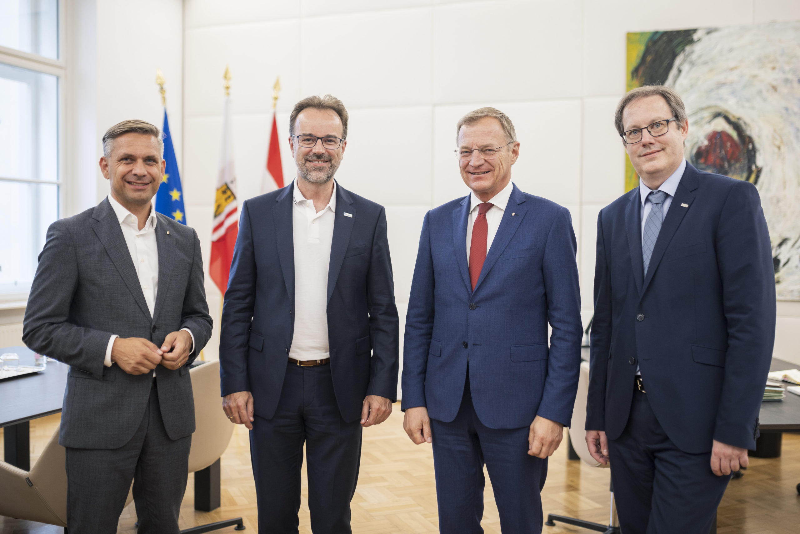 LR Dr. Wolfgang Hattmannsdorfer, Thomas Gangl (CEO-Borealis), LH Mag. Thomas Stelzer und JKU-Rektor Univ-Prof. Dr. Stefan Koch